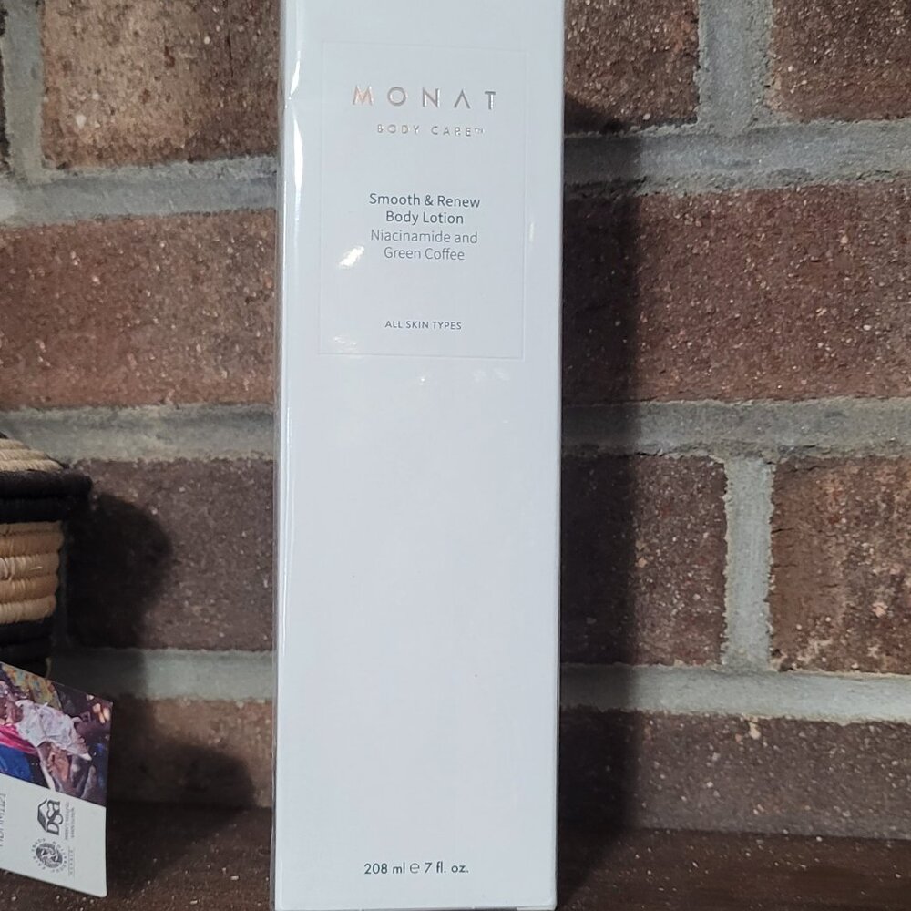 NEW! Monat Smooth &‎ Renew Body Lotion